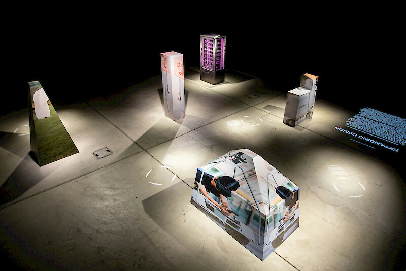 General view of the exhibition Expanding Design (2023).