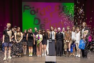 Alle Nominierten für den Förderpreis Design im Gruppenporträt. Porträt: David Jäggi. © ZHdK.