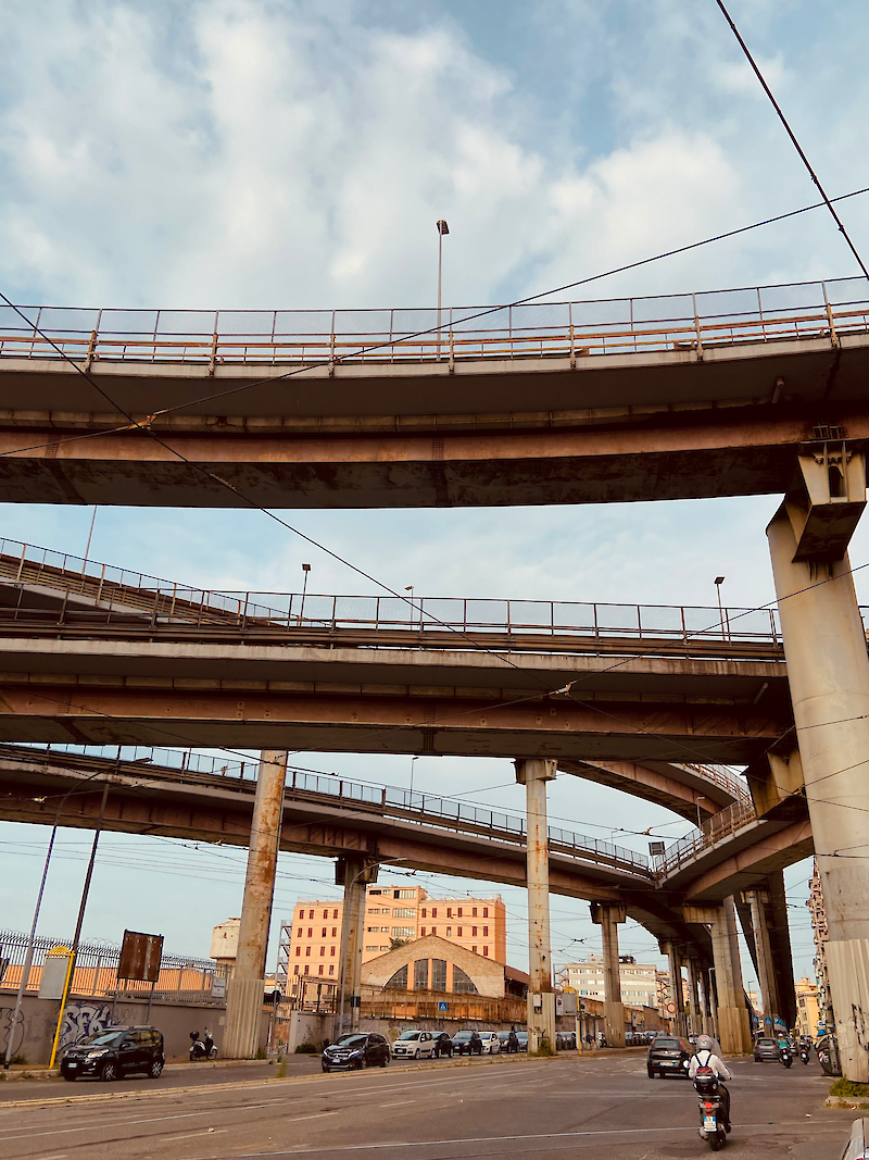 Die Ringstrasse in Rom als faszinierender Infrastrukturbau. Ähnlichkeiten mit der unmittelbaren Nachbarschaft des Toni Areals sind nicht ausgeschlossen. Foto: Christine Bürgler.