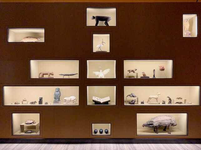 Exhibition display «IL SARCOFAGO DI SPITZMAUS E ALTRI TESORI» by Wes Anderson & Juman Malouf. Fondazione Prada. Milano 2019.